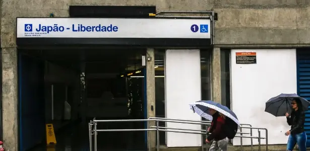 Entrada da estação Japão-Liberdade do metrô